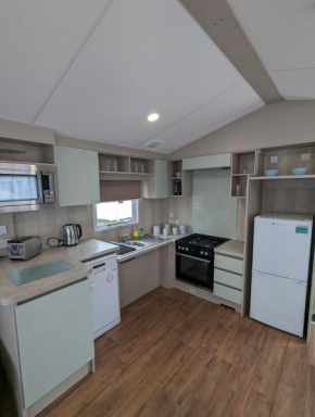 ACCESSIBLE FRIENDLY MODERN Family Caravan Littlesea Haven Weymouth